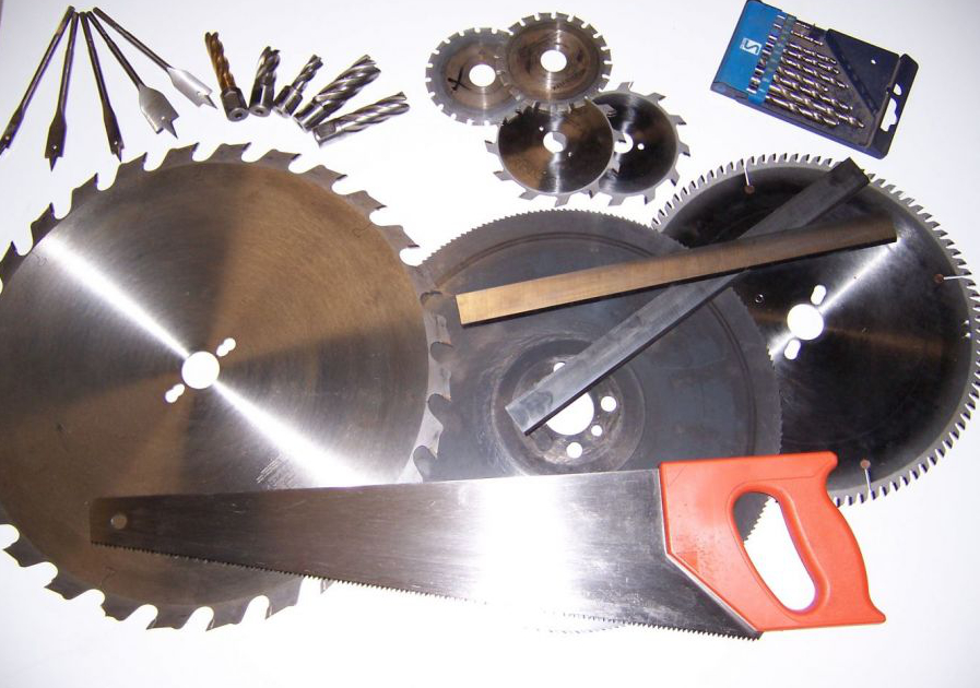 Saw Blades sold, sharpened and serviced in Hobart by Huon Saw Services