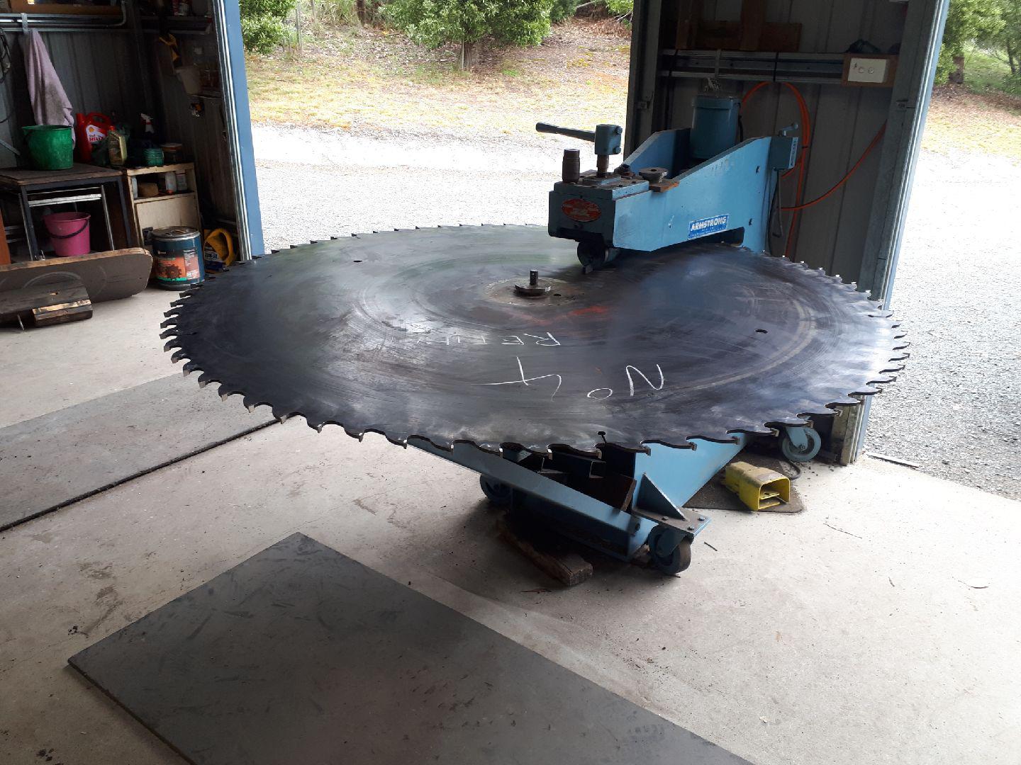 Huon Saw Services Saw Blade Tensioning. Armstrong Tensioner